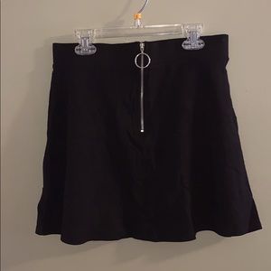 Skirt with zipper